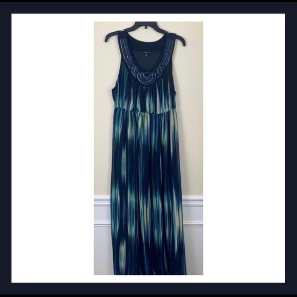 Dresses & Skirts - 3 for $20 🛒 Plus Size Front Beaded Maxi Dress